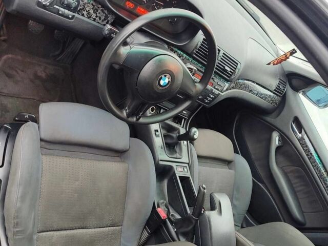 Черный БМВ 3 Серия, объемом двигателя 2.2 л и пробегом 311 тыс. км за 5000 $, фото 6 на Automoto.ua