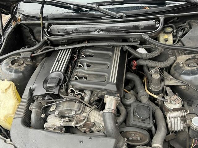 Черный БМВ 3 Серия, объемом двигателя 2.9 л и пробегом 323 тыс. км за 4800 $, фото 13 на Automoto.ua