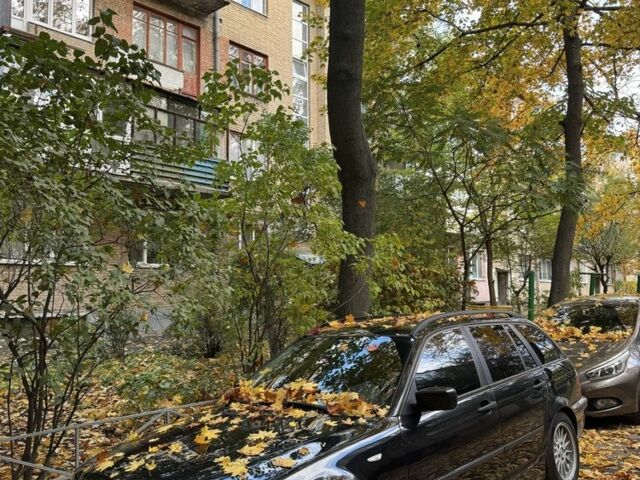 Черный БМВ 3 Серия, объемом двигателя 2 л и пробегом 300 тыс. км за 4700 $, фото 5 на Automoto.ua