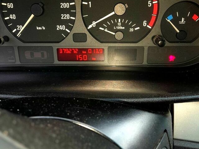 Черный БМВ 3 Серия, объемом двигателя 2 л и пробегом 379 тыс. км за 5200 $, фото 2 на Automoto.ua