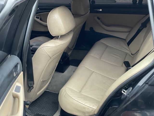 Черный БМВ 3 Серия, объемом двигателя 2 л и пробегом 360 тыс. км за 3150 $, фото 8 на Automoto.ua