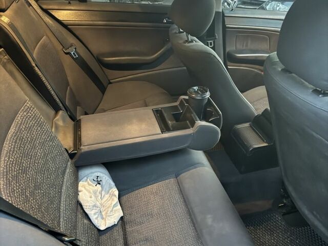 Черный БМВ 3 Серия, объемом двигателя 2 л и пробегом 300 тыс. км за 4700 $, фото 3 на Automoto.ua