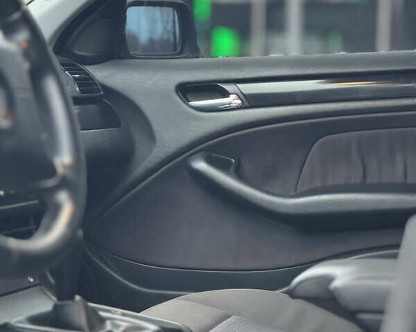 Черный БМВ 3 Серия, объемом двигателя 2.2 л и пробегом 240 тыс. км за 5200 $, фото 10 на Automoto.ua