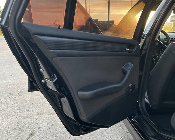 Черный БМВ 3 Серия, объемом двигателя 2 л и пробегом 337 тыс. км за 5200 $, фото 24 на Automoto.ua