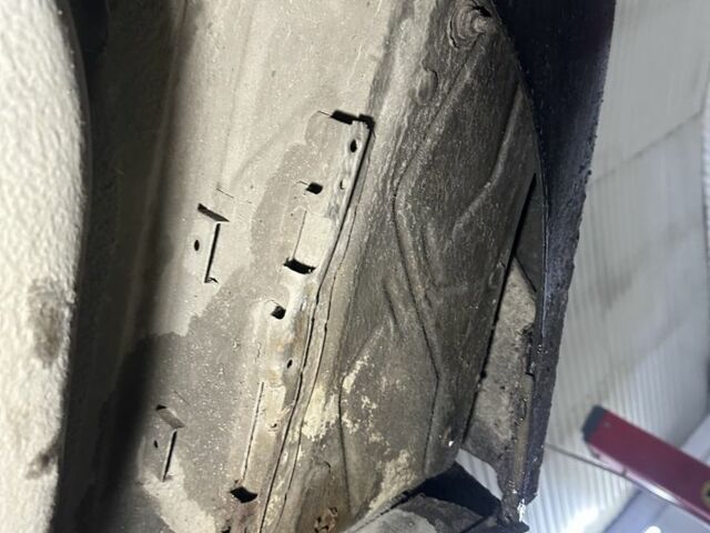 Чорний БМВ 3 Серія, об'ємом двигуна 2 л та пробігом 350 тис. км за 2800 $, фото 12 на Automoto.ua