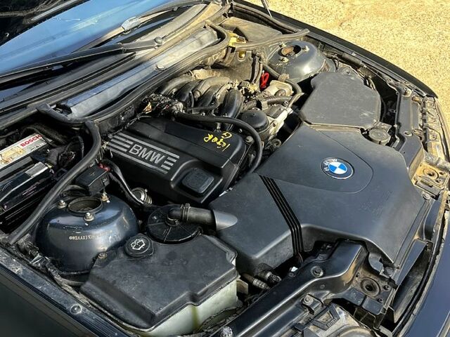 Черный БМВ 3 Серия, объемом двигателя 1.8 л и пробегом 180 тыс. км за 3999 $, фото 4 на Automoto.ua