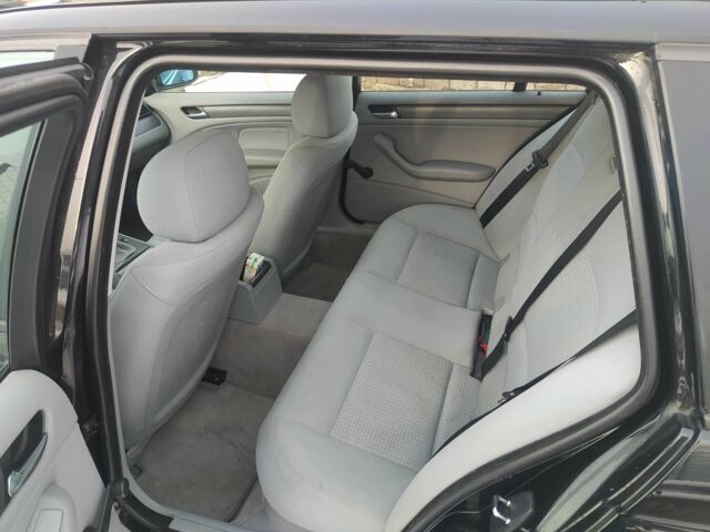 Черный БМВ 3 Серия, объемом двигателя 1.8 л и пробегом 254 тыс. км за 4600 $, фото 10 на Automoto.ua