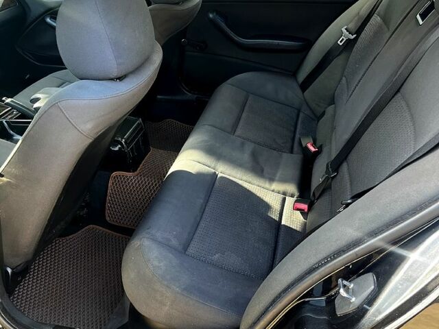 Черный БМВ 3 Серия, объемом двигателя 1.8 л и пробегом 180 тыс. км за 3999 $, фото 6 на Automoto.ua