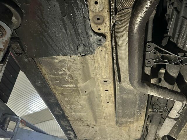 Чорний БМВ 3 Серія, об'ємом двигуна 2 л та пробігом 350 тис. км за 2800 $, фото 8 на Automoto.ua