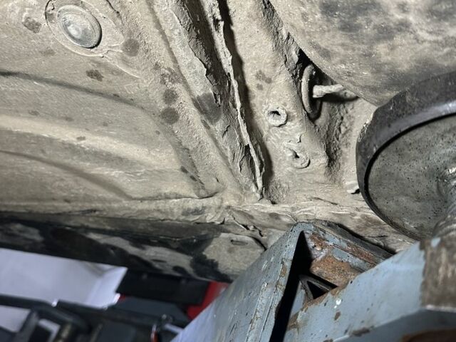 Чорний БМВ 3 Серія, об'ємом двигуна 2 л та пробігом 350 тис. км за 2800 $, фото 9 на Automoto.ua