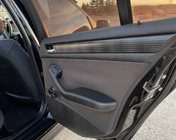 Черный БМВ 3 Серия, объемом двигателя 2 л и пробегом 337 тыс. км за 5200 $, фото 26 на Automoto.ua