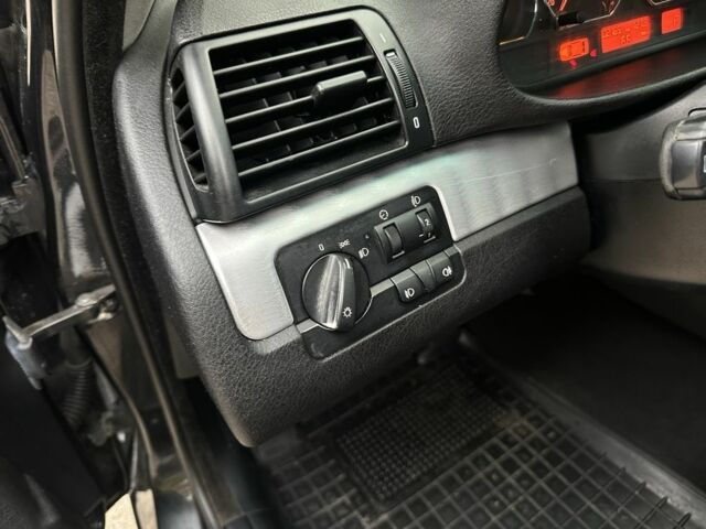 Чорний БМВ 3 Серія, об'ємом двигуна 2 л та пробігом 386 тис. км за 3100 $, фото 10 на Automoto.ua