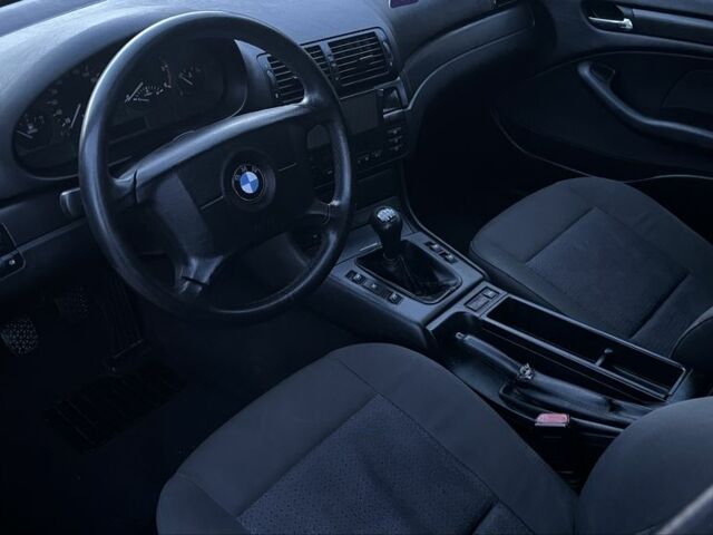 Черный БМВ 3 Серия, объемом двигателя 2 л и пробегом 300 тыс. км за 3500 $, фото 9 на Automoto.ua