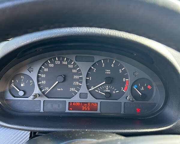 Чорний БМВ 3 Серія, об'ємом двигуна 1.8 л та пробігом 316 тис. км за 4700 $, фото 10 на Automoto.ua