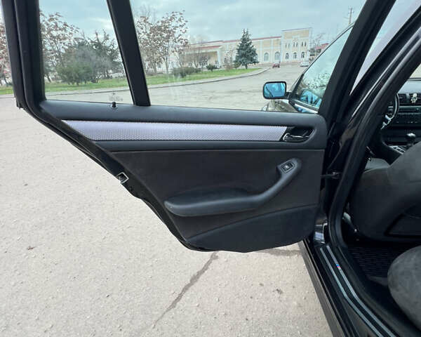 Черный БМВ 3 Серия, объемом двигателя 2 л и пробегом 345 тыс. км за 5600 $, фото 12 на Automoto.ua