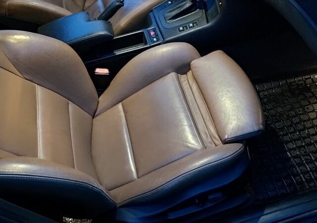 Черный БМВ 3 Серия, объемом двигателя 3 л и пробегом 453 тыс. км за 7950 $, фото 12 на Automoto.ua