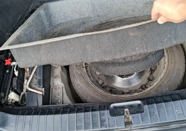 Черный БМВ 3 Серия, объемом двигателя 3 л и пробегом 453 тыс. км за 7950 $, фото 20 на Automoto.ua