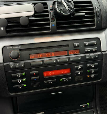 Чорний БМВ 3 Серія, об'ємом двигуна 2 л та пробігом 266 тис. км за 5100 $, фото 17 на Automoto.ua