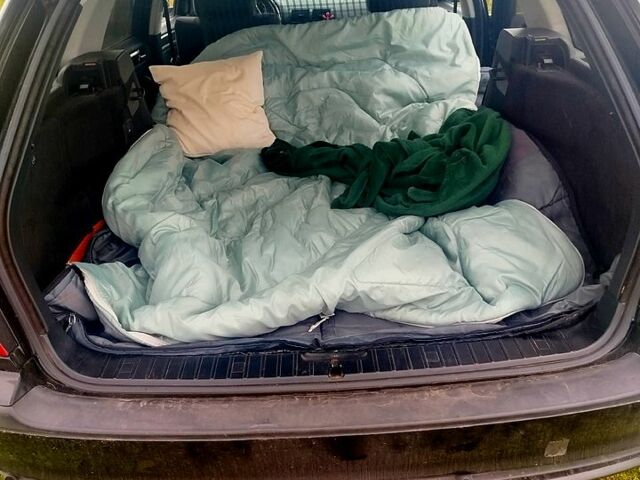 Черный БМВ 3 Серия, объемом двигателя 2 л и пробегом 300 тыс. км за 5000 $, фото 3 на Automoto.ua