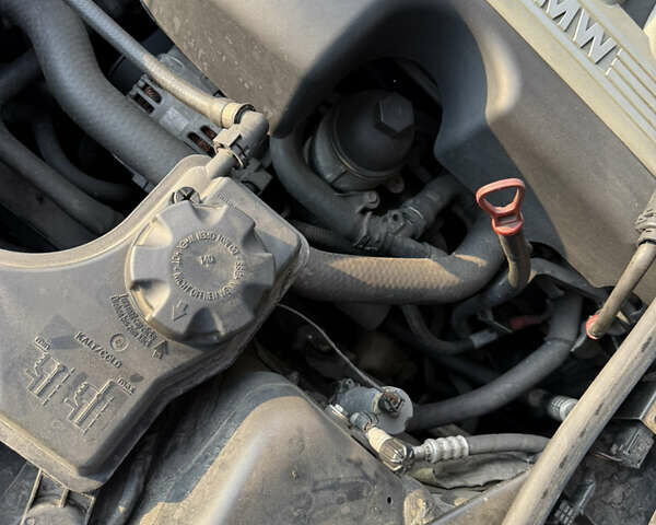 Чорний БМВ 3 Серія, об'ємом двигуна 2.99 л та пробігом 453 тис. км за 10499 $, фото 10 на Automoto.ua