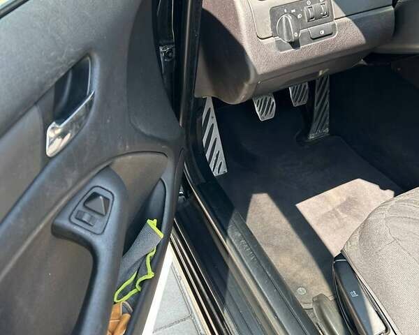 Черный БМВ 3 Серия, объемом двигателя 1.8 л и пробегом 262 тыс. км за 4950 $, фото 16 на Automoto.ua