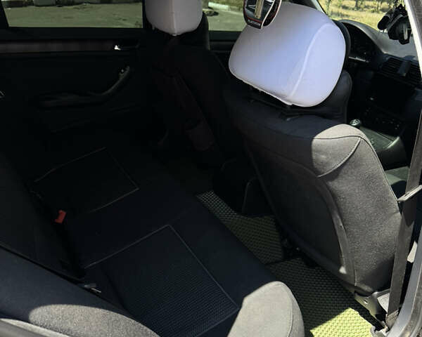 Черный БМВ 3 Серия, объемом двигателя 1.8 л и пробегом 320 тыс. км за 5500 $, фото 11 на Automoto.ua