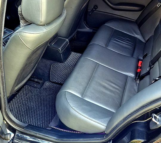 Черный БМВ 3 Серия, объемом двигателя 2 л и пробегом 255 тыс. км за 5000 $, фото 7 на Automoto.ua