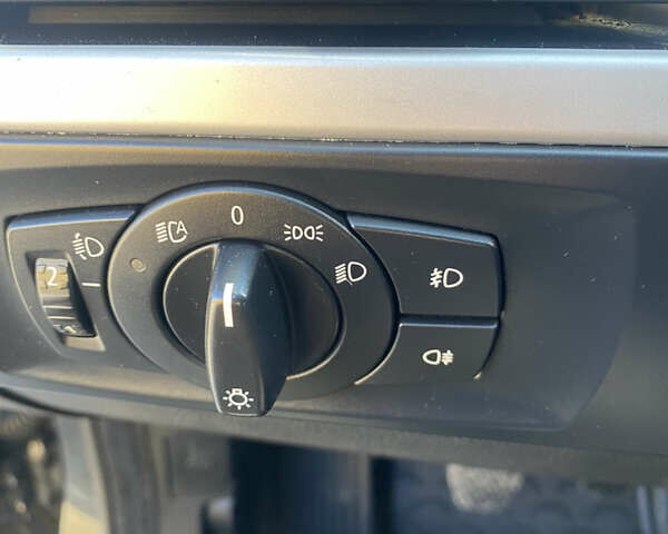 Чорний БМВ 3 Серія, об'ємом двигуна 2 л та пробігом 227 тис. км за 5200 $, фото 30 на Automoto.ua