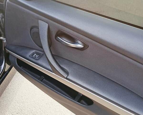 Черный БМВ 3 Серия, объемом двигателя 2 л и пробегом 290 тыс. км за 6199 $, фото 7 на Automoto.ua