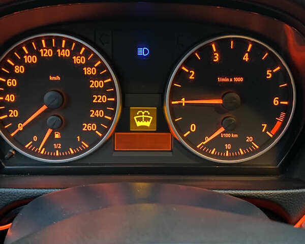 Черный БМВ 3 Серия, объемом двигателя 2 л и пробегом 246 тыс. км за 5700 $, фото 21 на Automoto.ua