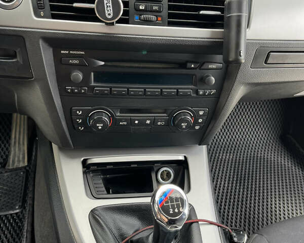 Чорний БМВ 3 Серія, об'ємом двигуна 2 л та пробігом 363 тис. км за 8800 $, фото 9 на Automoto.ua