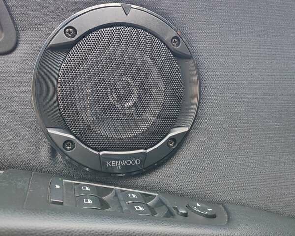 Чорний БМВ 3 Серія, об'ємом двигуна 2 л та пробігом 341 тис. км за 7000 $, фото 21 на Automoto.ua