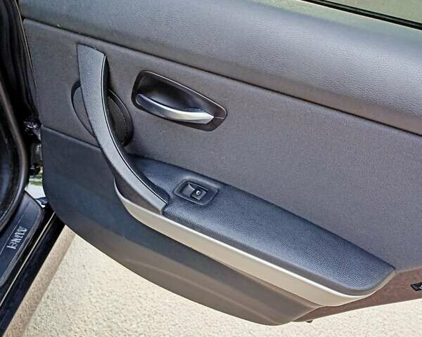 Черный БМВ 3 Серия, объемом двигателя 2 л и пробегом 290 тыс. км за 6199 $, фото 9 на Automoto.ua