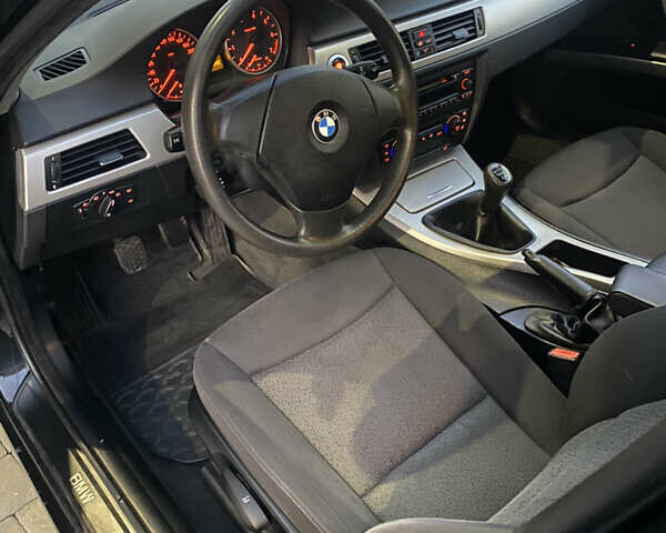 Чорний БМВ 3 Серія, об'ємом двигуна 2 л та пробігом 227 тис. км за 5200 $, фото 20 на Automoto.ua