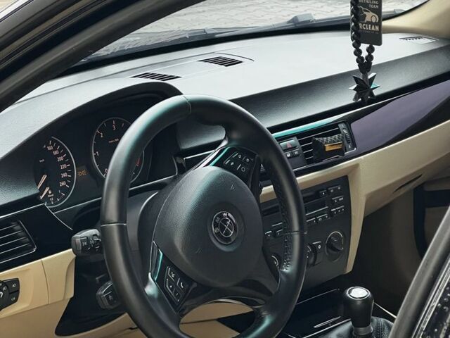 Чорний БМВ 3 Серія, об'ємом двигуна 2 л та пробігом 440 тис. км за 6600 $, фото 4 на Automoto.ua