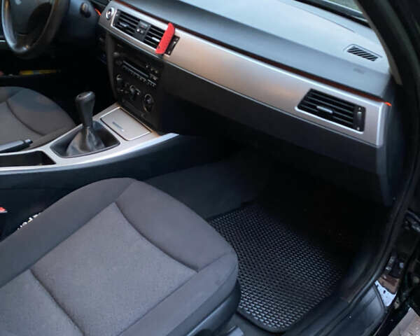 Черный БМВ 3 Серия, объемом двигателя 2 л и пробегом 246 тыс. км за 5700 $, фото 16 на Automoto.ua