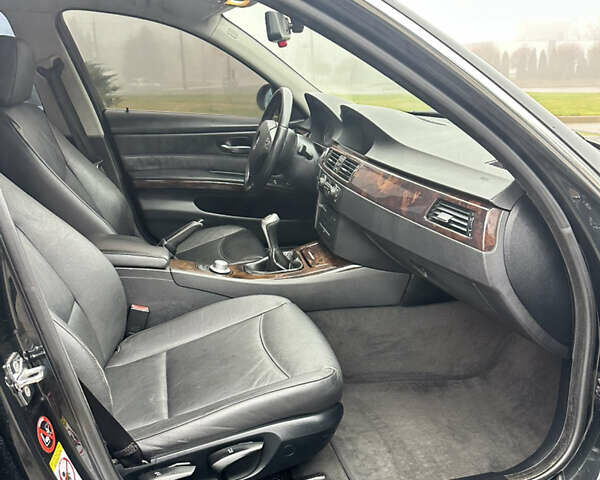 Чорний БМВ 3 Серія, об'ємом двигуна 3 л та пробігом 300 тис. км за 7500 $, фото 15 на Automoto.ua