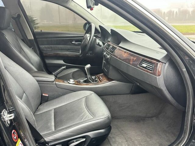 Черный БМВ 3 Серия, объемом двигателя 3 л и пробегом 300 тыс. км за 7500 $, фото 16 на Automoto.ua