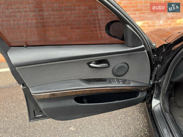 Чорний БМВ 3 Серія, об'ємом двигуна 3 л та пробігом 267 тис. км за 8500 $, фото 7 на Automoto.ua