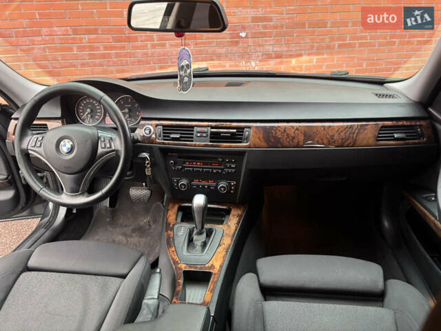 Чорний БМВ 3 Серія, об'ємом двигуна 3 л та пробігом 267 тис. км за 8500 $, фото 17 на Automoto.ua
