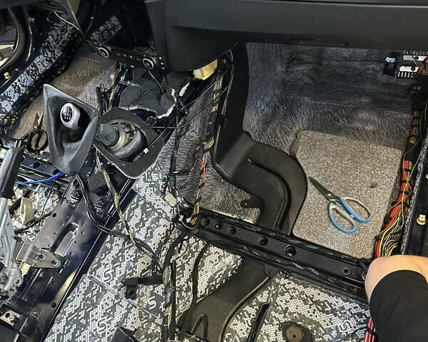 БМВ 3 Серия 2007 в Киеве на Automoto.ua Черный БМВ 3 Серия, объемом двигателя 2 л и пробегом 365 тыс. км за 9100 $, фото 49 на Automoto.ua