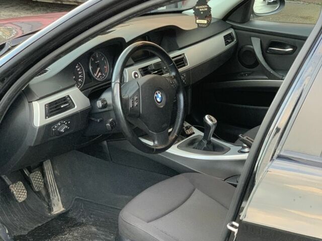 Черный БМВ 3 Серия, объемом двигателя 2 л и пробегом 250 тыс. км за 4000 $, фото 7 на Automoto.ua