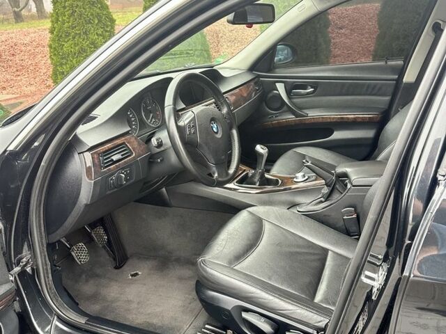 Черный БМВ 3 Серия, объемом двигателя 3 л и пробегом 300 тыс. км за 7500 $, фото 14 на Automoto.ua