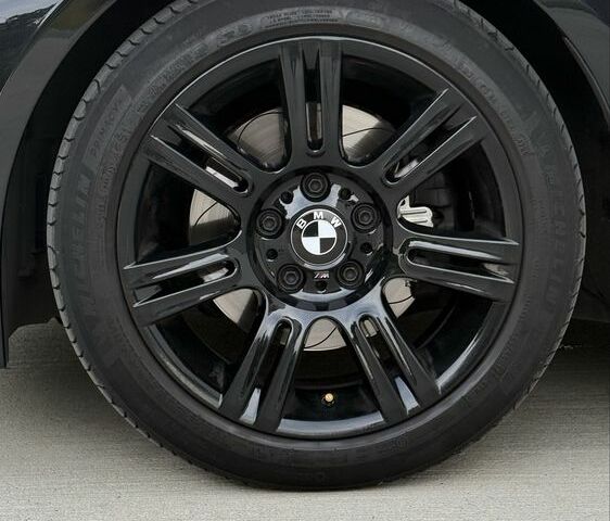 Черный БМВ 3 Серия, объемом двигателя 3 л и пробегом 255 тыс. км за 10500 $, фото 5 на Automoto.ua