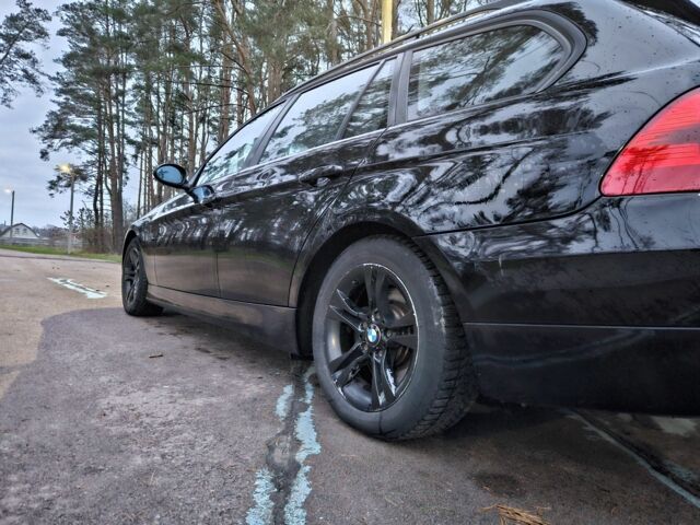 Черный БМВ 3 Серия, объемом двигателя 2 л и пробегом 320 тыс. км за 4400 $, фото 4 на Automoto.ua