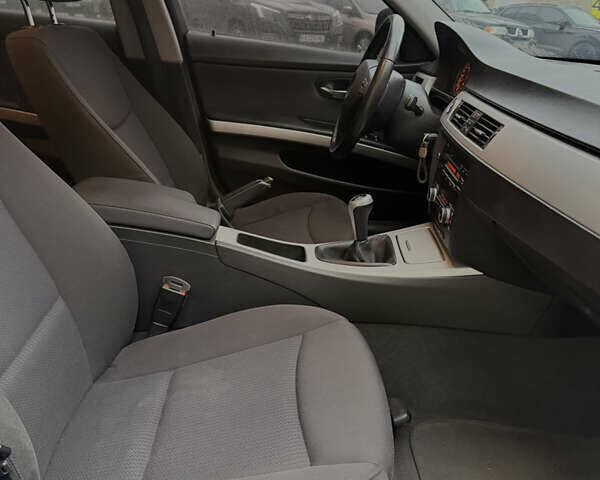 Черный БМВ 3 Серия, объемом двигателя 2 л и пробегом 350 тыс. км за 6550 $, фото 16 на Automoto.ua