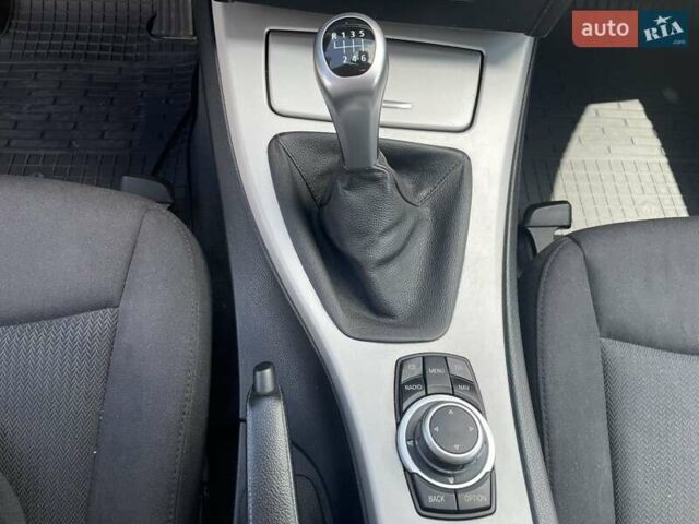 Черный БМВ 3 Серия, объемом двигателя 2 л и пробегом 305 тыс. км за 7800 $, фото 5 на Automoto.ua