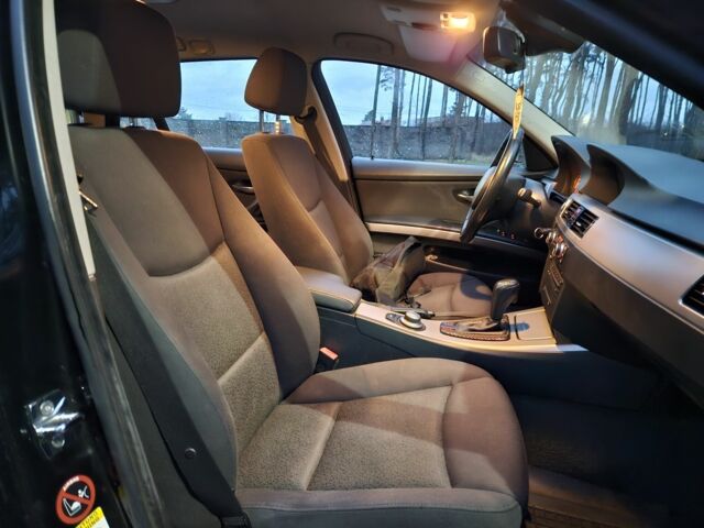 Черный БМВ 3 Серия, объемом двигателя 2 л и пробегом 320 тыс. км за 4400 $, фото 15 на Automoto.ua