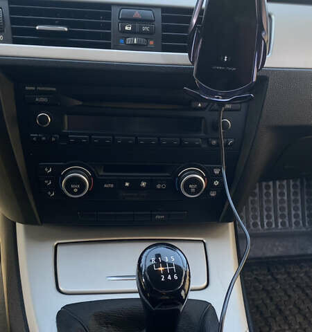 Черный БМВ 3 Серия, объемом двигателя 2 л и пробегом 241 тыс. км за 7999 $, фото 8 на Automoto.ua