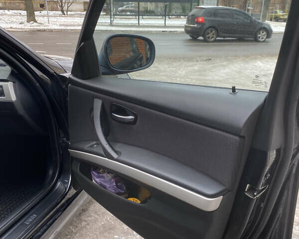 Черный БМВ 3 Серия, объемом двигателя 2 л и пробегом 260 тыс. км за 8300 $, фото 24 на Automoto.ua